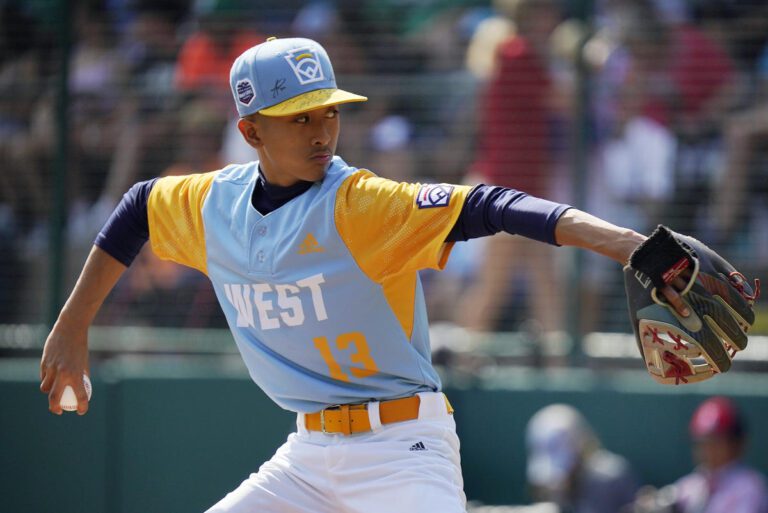 Hawaii wins Little League title, beating Curacao 13-3