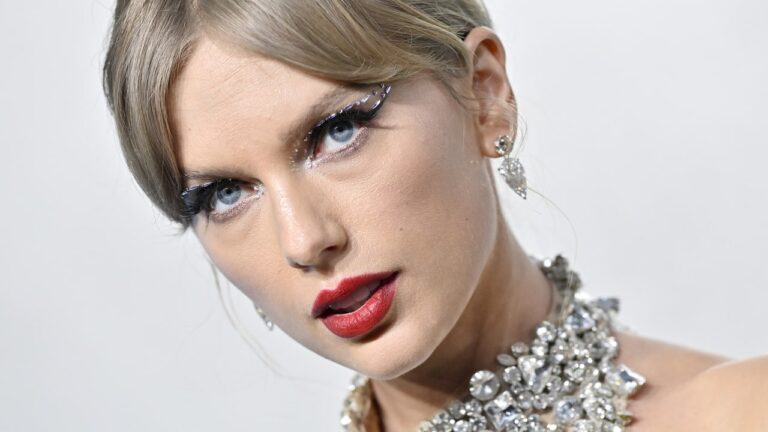 Naturally, Taylor Swift’s 2022 VMAs Look Was Filled with Hidden Easter Eggs — See Images