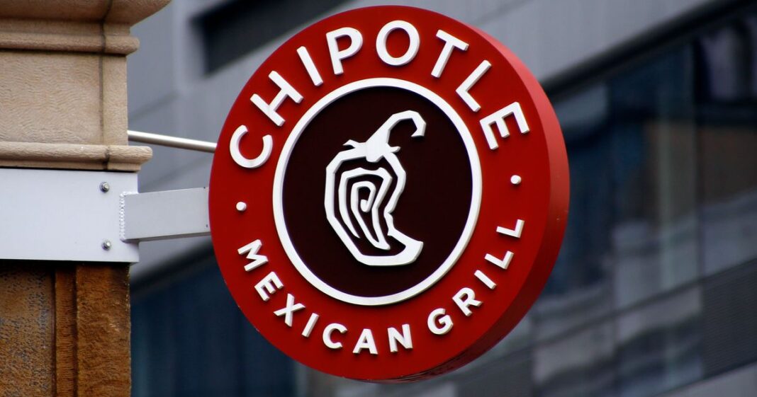 Workers At Michigan Chipotle Vote To Unionize In Win For Fast Food Employees