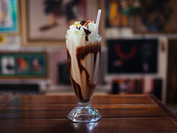 Arizona Drive-In Breaks Record for ‘Largest Display of Milkshake Varieties’ | FN Dish – Behind-the-Scenes, Food Trends, and Best Recipes : Food Network