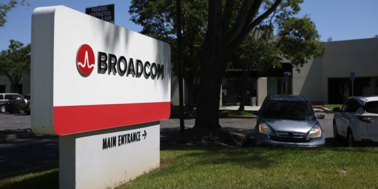 Broadcom Inventory Is Rising. Earnings and Steering Beat Estimates.