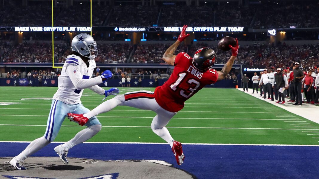Buccaneers' Mike Evans makes ridiculous one-handed touchdown catch against Cowboys