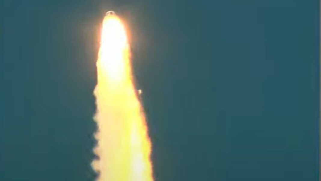 Blue Origin New Shepard capsule rockets away from booster in abort