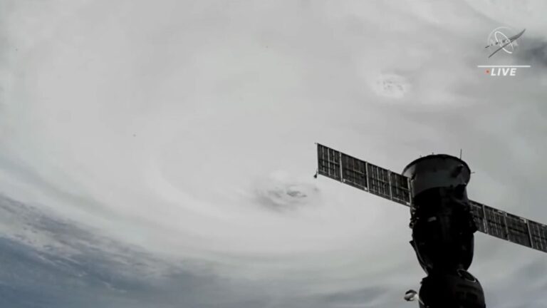 ‘Extremely dangerous’ Hurricane Ian makes landfall in Florida (NASA video)