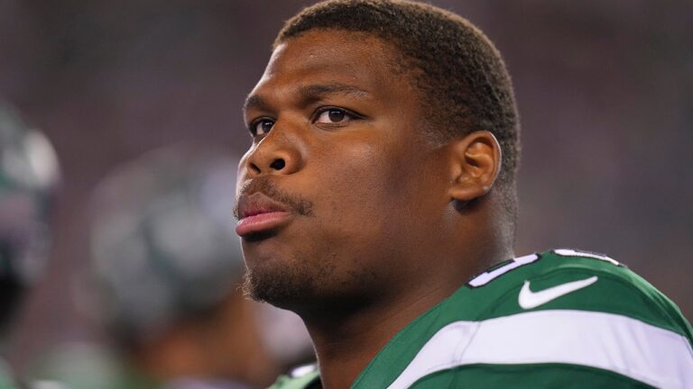 Jets’ Quinnen Williams, defensive line coach get into heated exchange on sideline