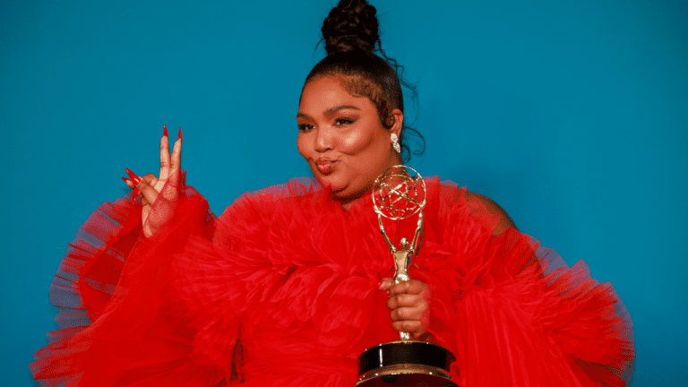 Lizzo, What’s the Secret to Making Bumpit Hair Look This Good? — See Video