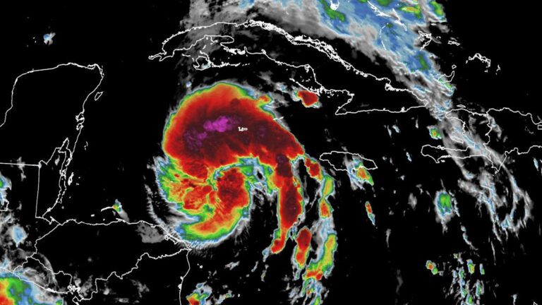 National Hurricane Center director calls Ian forecast a “near worst-case scenario” for the Tampa area