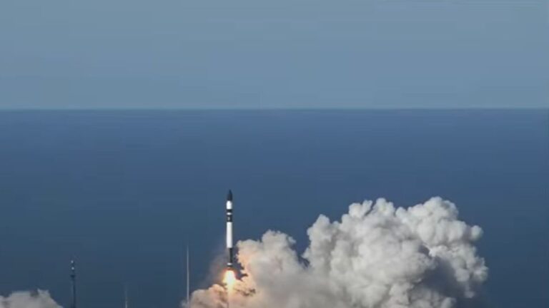 Rocket Lab launches radar satellite on 30th Electron mission