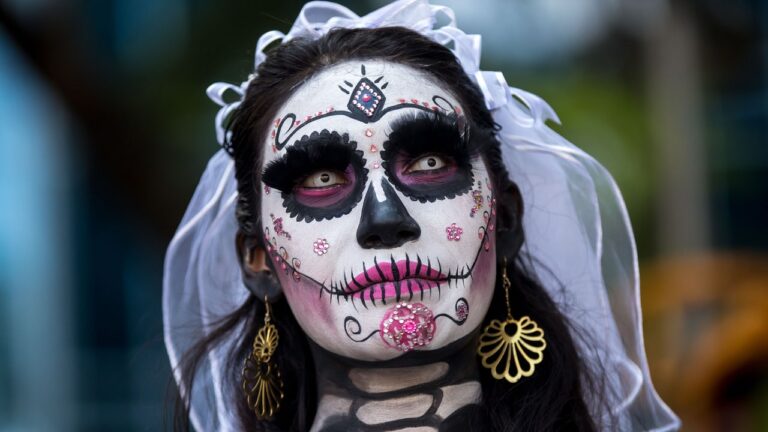 So, You Want to Do Día de los Muertos Makeup for Halloween? Here’s What