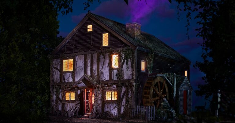 The ‘Hocus Pocus’ Cottage On Airbnb Is What Nostalgic Dreams Are Made Of