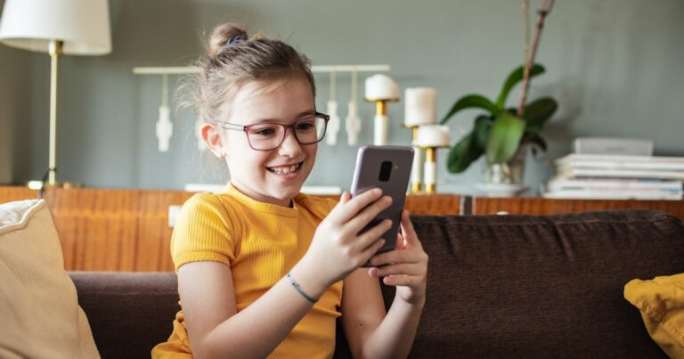 What Age Should A Kid Get A Phone? 5 Things To Do When That Time Comes