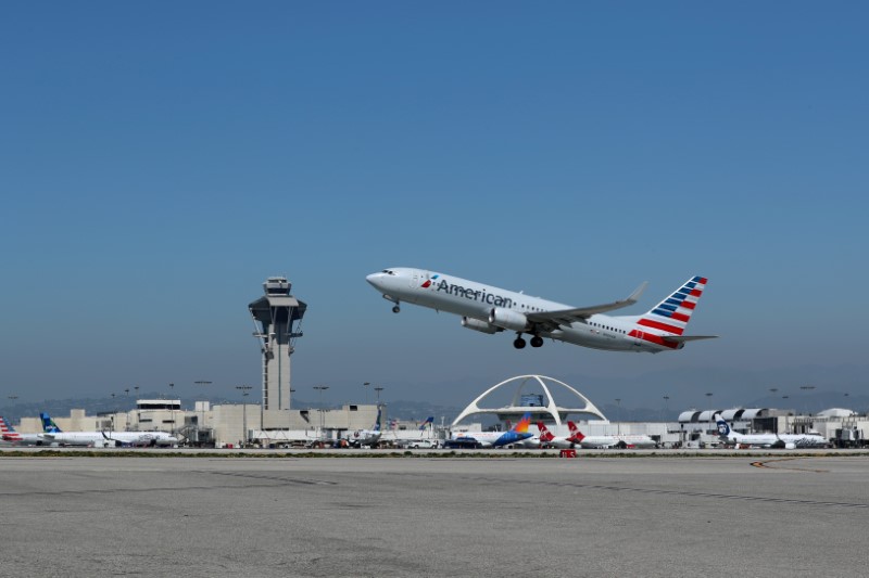 American Airlines offers 19% pay increase to pilots in new contract