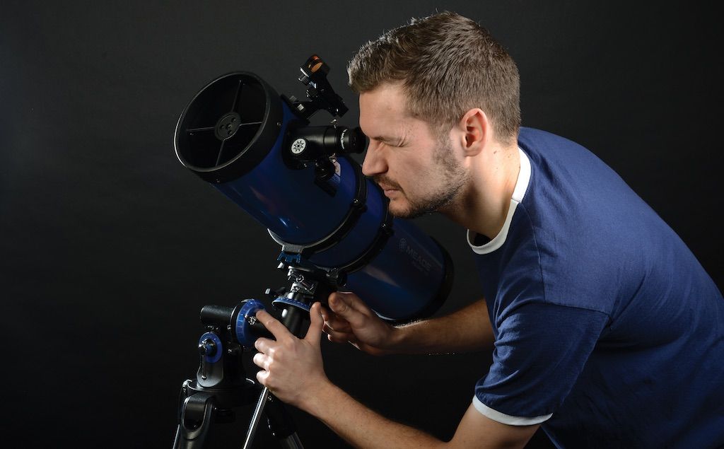 Observing through one of the best telescopes for beginners