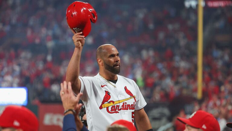 Cardinals’ Albert Pujols hits home run No. 701 in final regular season home stand