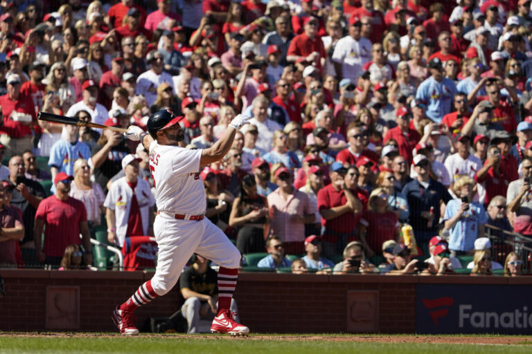 Cardinals slugger Albert Pujols hits 702nd homer