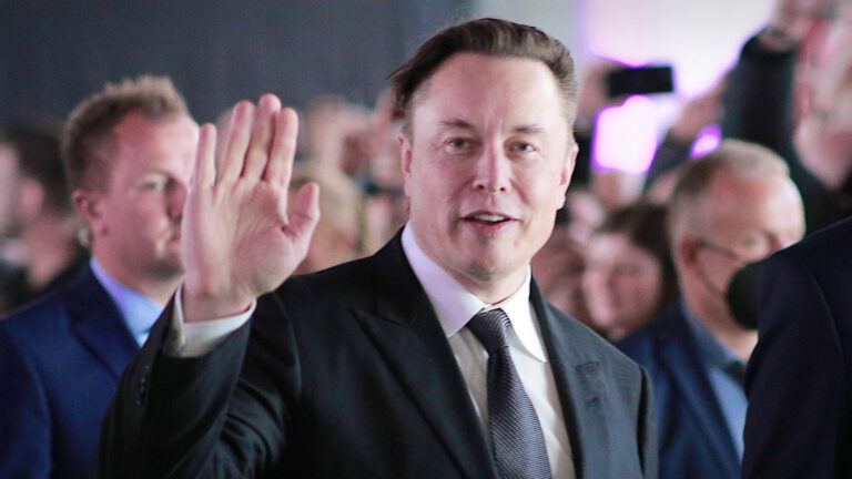 Elon Musk’s Private Messages with Billionaire Pals