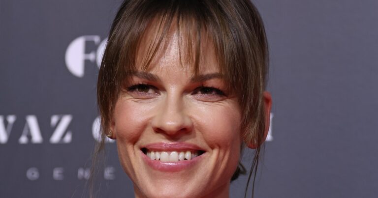 Hilary Swank Reveals Her Twins Are Due On Her Late Father’s Birthday