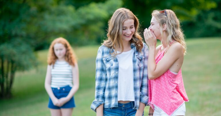 How To Raise Daughters Who Aren’t Mean Girls, According To Psychologists