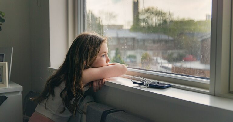 Is My Kid Being Bullied? 12 Red Flags To Watch For, Says A Therapist