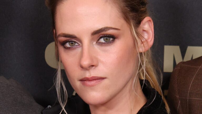 Kristen Stewart’s New Haircut Is the Grunge Version of the Classic Pixie — See Photo