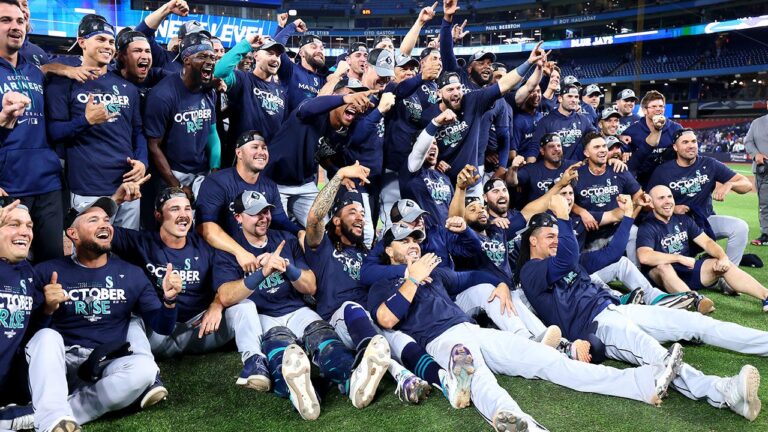 Mariners fight back from down seven runs to stun Blue Jays, advance to ALDS against AL West rival Astros