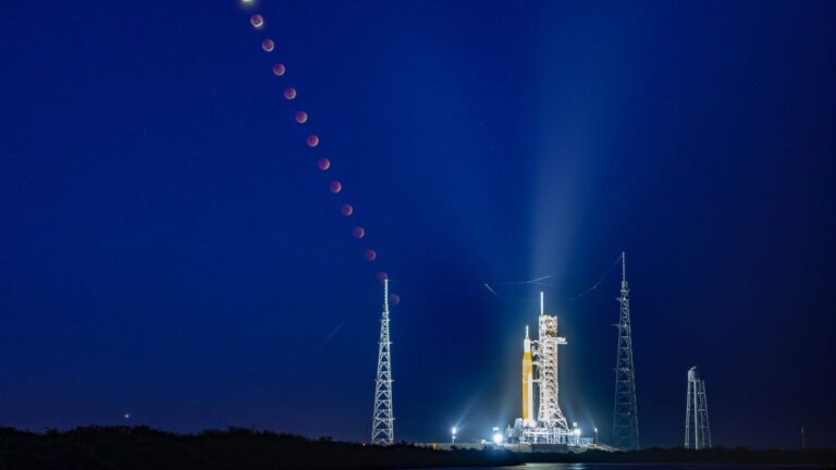 Blood Moon rises over Artemis 1 megarocket preparing for launch in stunning photos