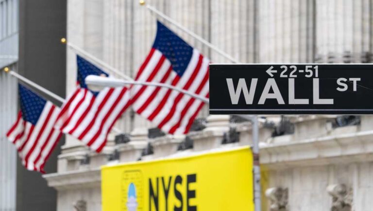 Dow Jones Dives On Jobless Claims, GDP; CarMax Plunges On ‘Vehicle Affordability Issues’