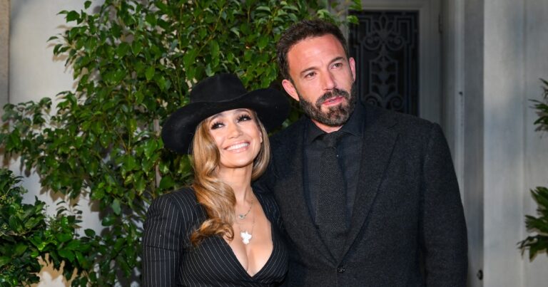 Jennifer Lopez And Ben Affleck Are That Couple In Cuddly New Video