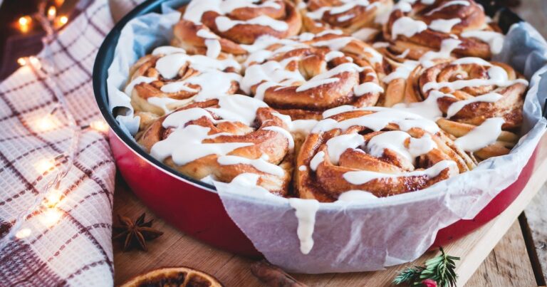 10 Christmas Breakfast Ideas That Are Easy, Adorable, And Delicious