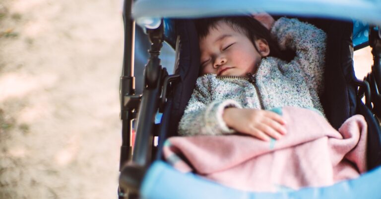 Best Stroller Blankets To Keep Your Cargo Warm And Cozy