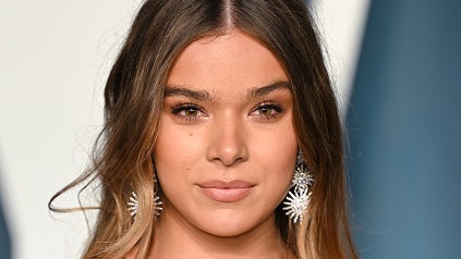 Interview: Hailee Steinfeld Finally Revealed How She Gets Her Hair So Damn Shiny