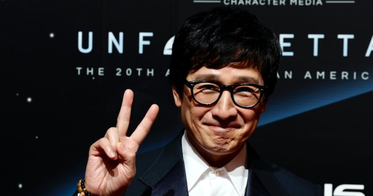 Ke Huy Quan Wins Award And Gets A Mini ‘Goonies’ Reunion At The Unforgettable Gala