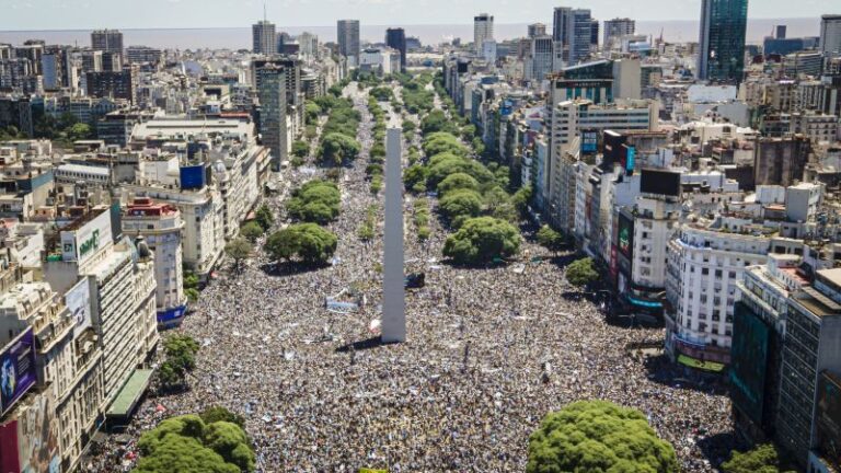 Lionel Messi and Rodrigo De Paul fly in helicopter over parade due to crowd size