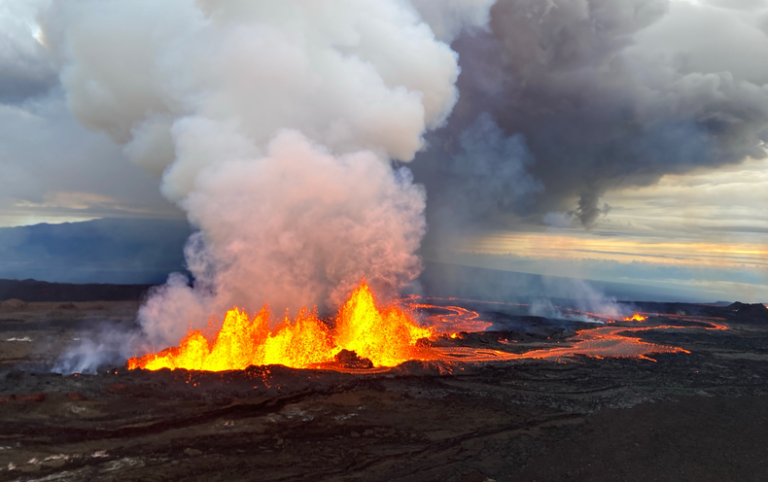 Why Mauna Loa and Other Hawaiian Volcanoes Are Different from Most