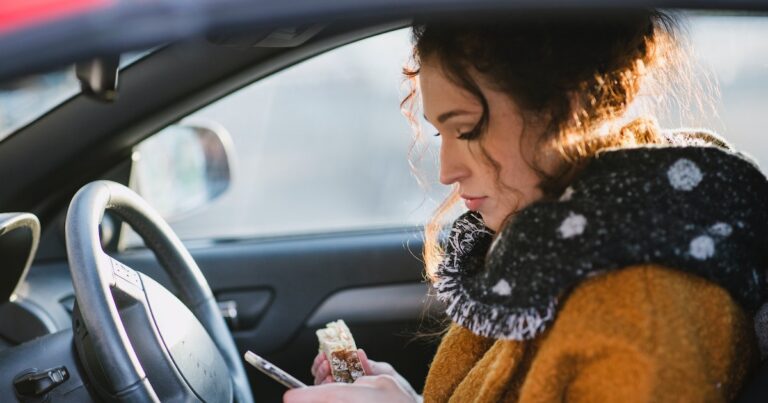 Moms Are Here For The Parking Lot Self-Care Trend — & So Are Psychologists