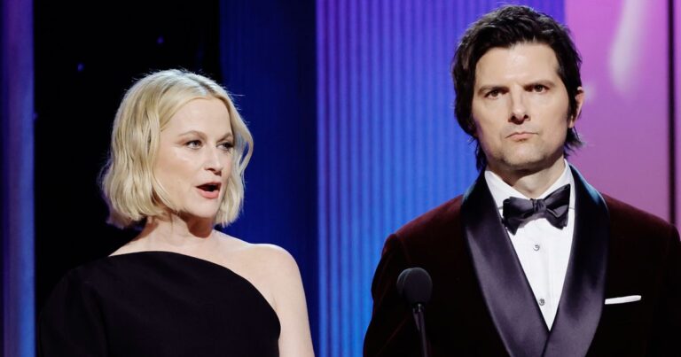 Amy Poehler And Adam Scott Butt Heads In ‘Parks And Rec’ Reunion At SAG Awards