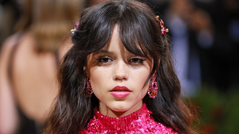 I Can’t Stop Staring at Jenna Ortega’s Perfectly Clumped Lashes at the SAG Awards — See Photo