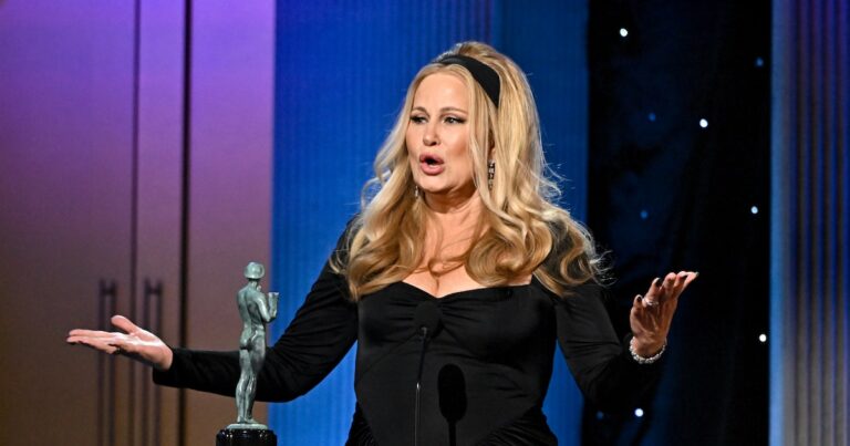 Jennifer Coolidge Shared The Sweetest Memory Of Her Father During Her SAG Awards Speech