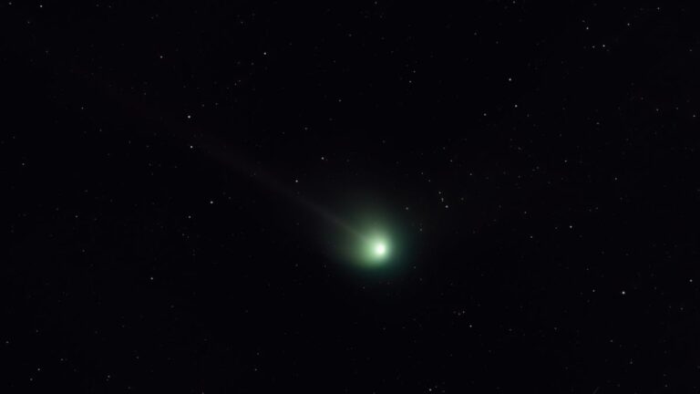 Watch green comet near Mars Saturday with free telescope webcast