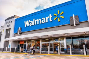 12-year-old girl banned from metro Atlanta Walmart for eating a sucker without paying for it