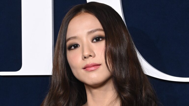 Blackpink’s Jisoo Is in Her Emo Era With Black Nails, Smoky Eyes, and a Beanie — See Photo