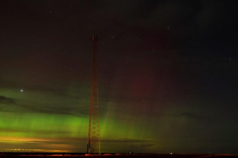 30 northern US states forecast to see the northern lights Sunday night. Here’s where.