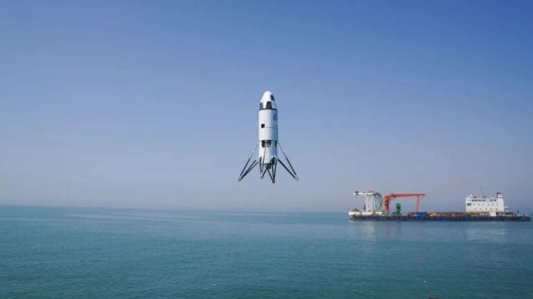 Chinese launch company tests vertical rocket landings (video)