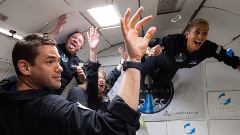 Private astronauts practice first on Zero-G parabolic flights