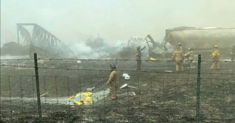 6 Dead After Illinois Dust Storm Causes Crashes on Interstate 55