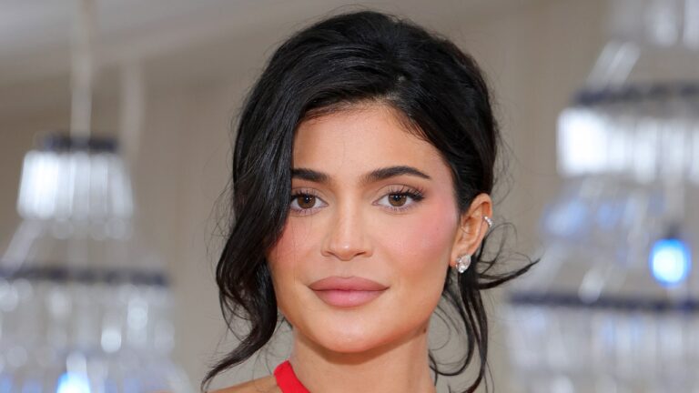 Honestly, Kylie Jenner Should Bleach Her Brows Permanently — See the Photos