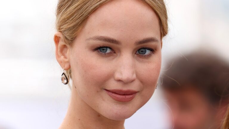 I’m Showing Jennifer Lawrence’s Expensive Honey Hair Color to My Colorist ASAP — See the Photos