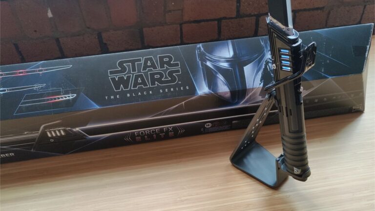 Mandalorian Darksaber Force FX Elite Lightsaber review