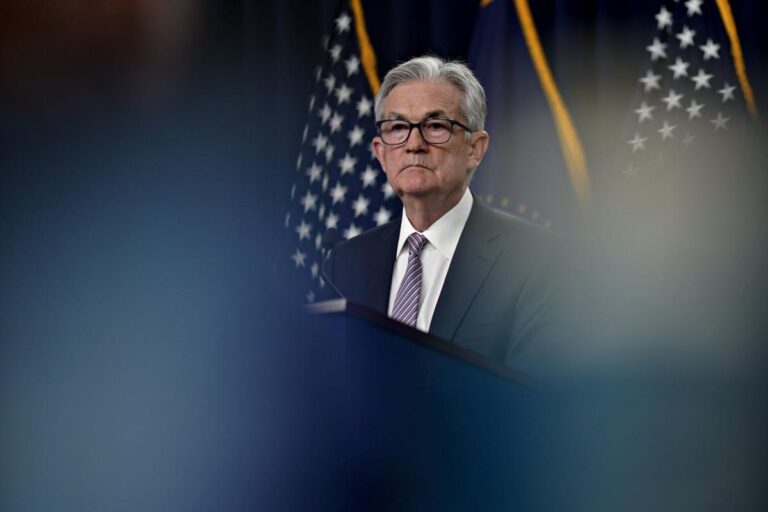 Powell Steers Policy Debate With Clear Signal on June Rate Pause