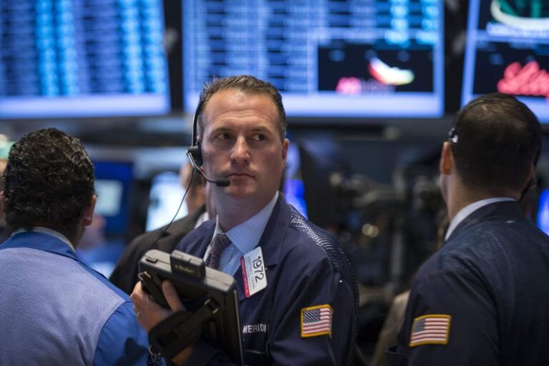 U.S. stocks lower at close of trade; Dow Jones Industrial Average down 0.33% By Investing.com